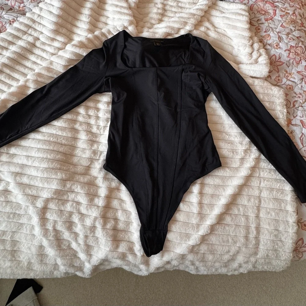House of Harlow 1960 Black Garment - Picture 3 of 3